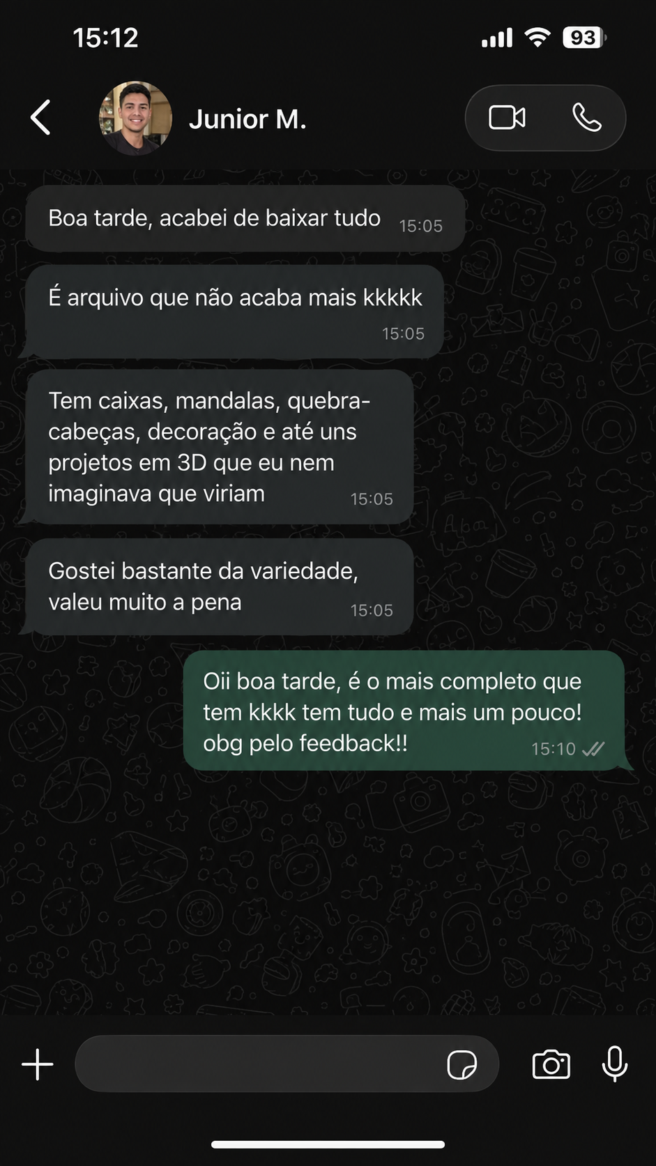Conversa de WhatsApp com Junior M. elogiando a variedade de arquivos do pacote